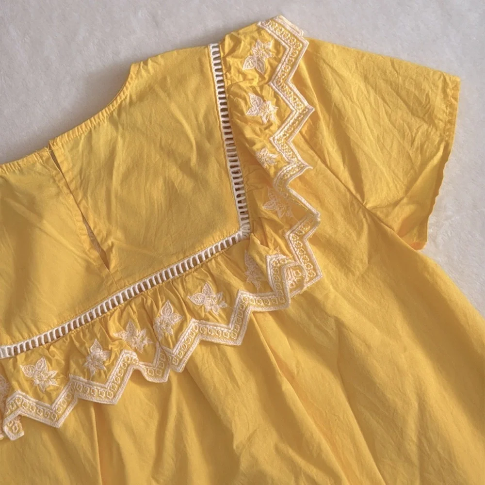 Crown & Ivy | Embroidered Ruffle Yoke Short Sleeve Zigzag Hem Top Yellow/White M - Picture 13 of 16